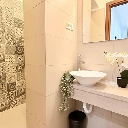 Location Old Town - New *