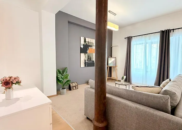 Location Old Town - New * Bukarest