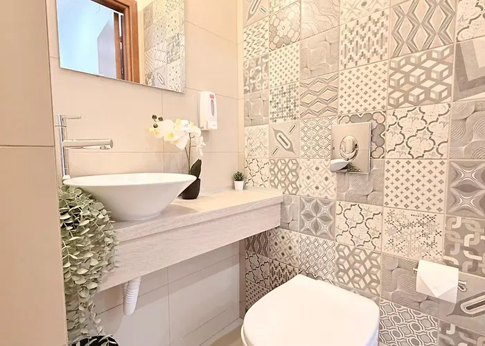 Location Old Town - New *